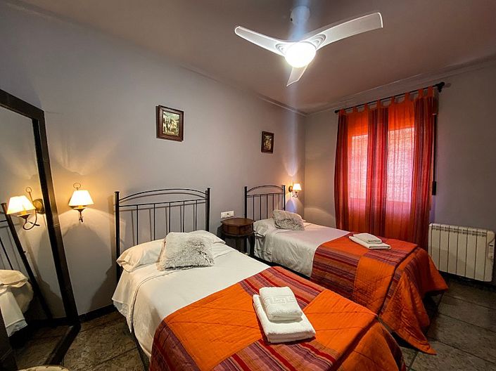 Image No.4-5 Bed Townhouse for sale