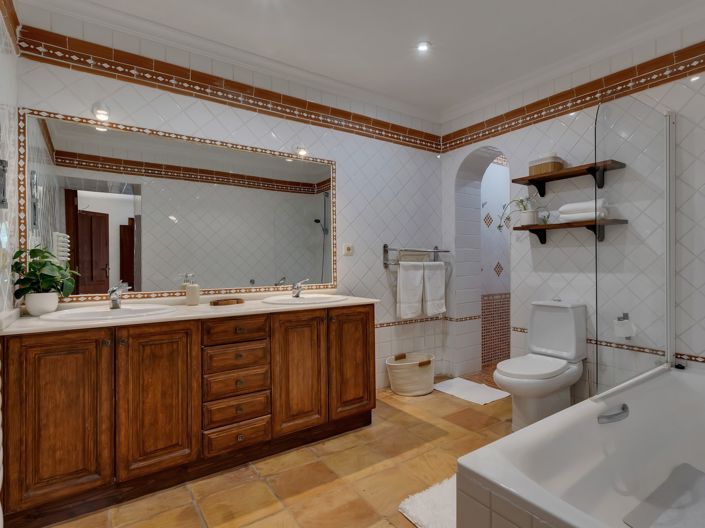 Image No.19-4 Bed Villa for sale