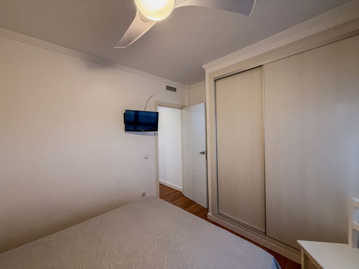 Image No.11-2 Bed Property for sale