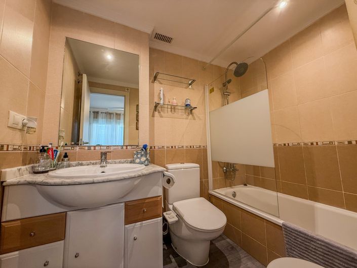 Image No.9-2 Bed Property for sale