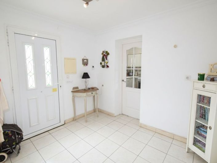 Image No.3-4 Bed Villa for sale