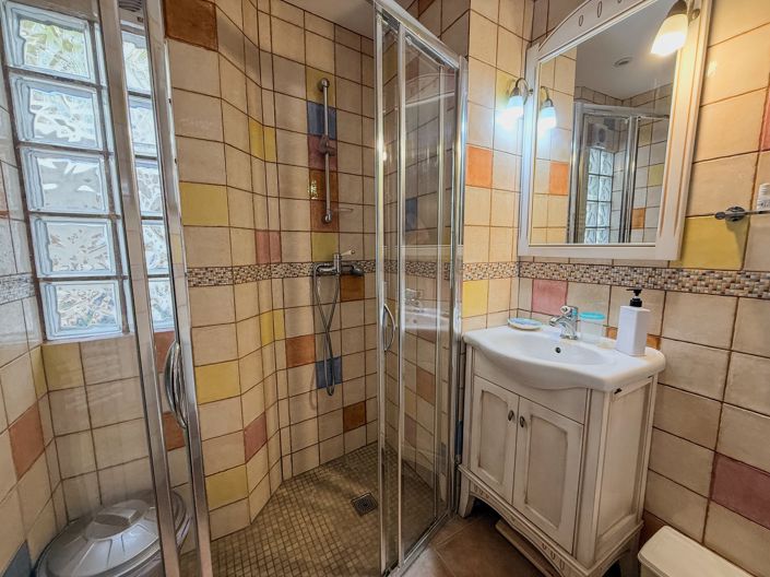 Image No.13-4 Bed Townhouse for sale