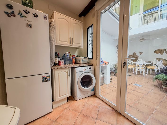 Image No.14-4 Bed Townhouse for sale