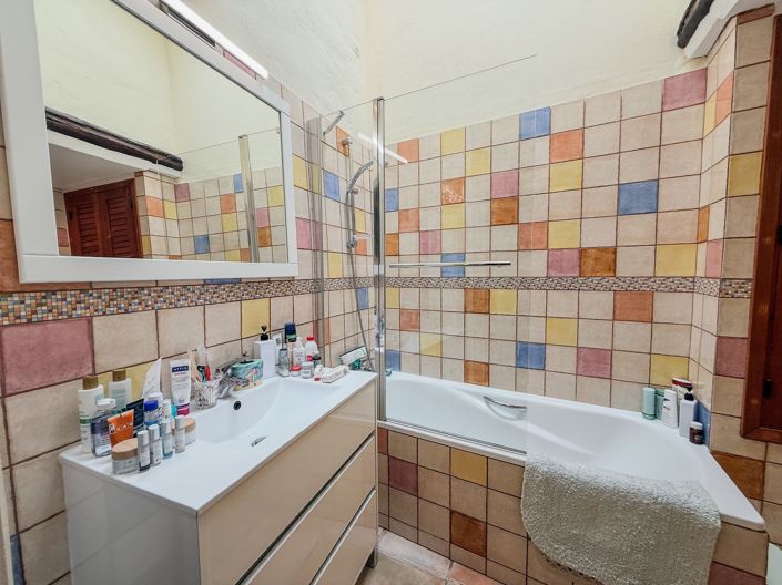 Image No.19-4 Bed Townhouse for sale