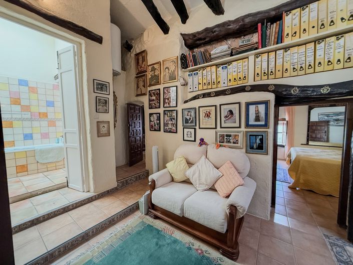 Image No.24-4 Bed Townhouse for sale