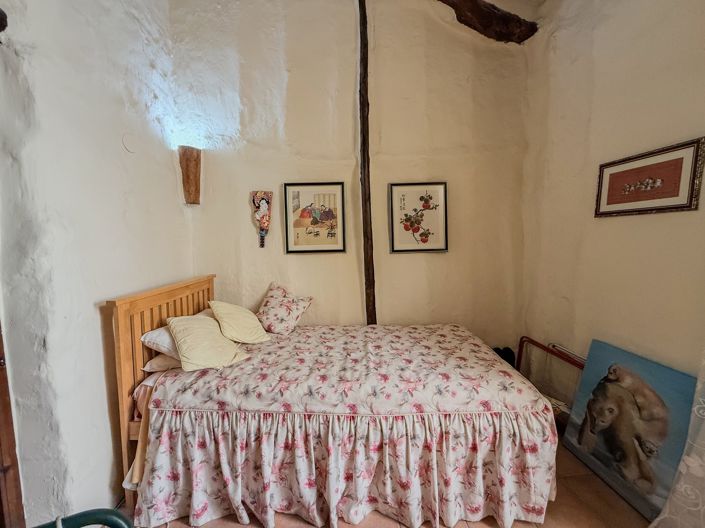 Image No.26-4 Bed Townhouse for sale