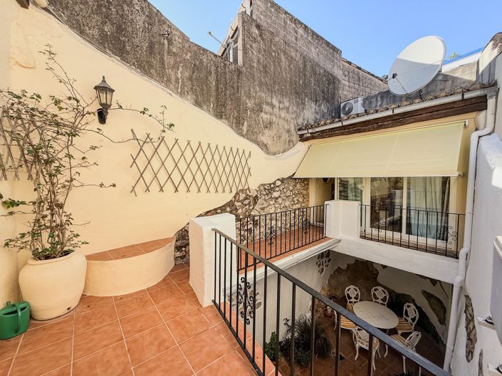 Image No.28-4 Bed Townhouse for sale