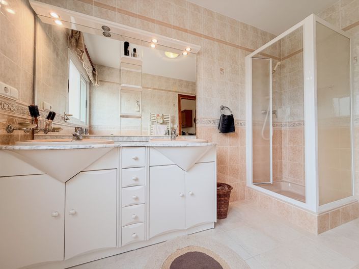 Image No.21-3 Bed Villa for sale