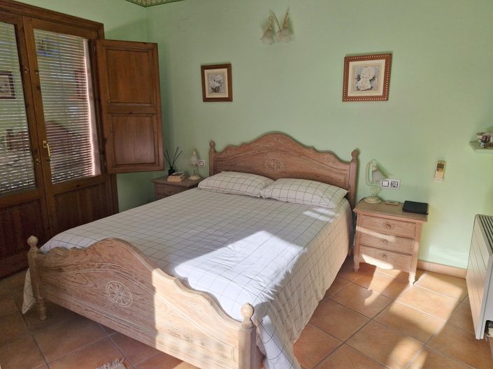 Image No.14-2 Bed Townhouse for sale