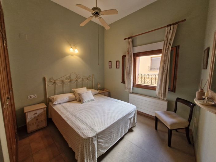 Image No.17-2 Bed Townhouse for sale