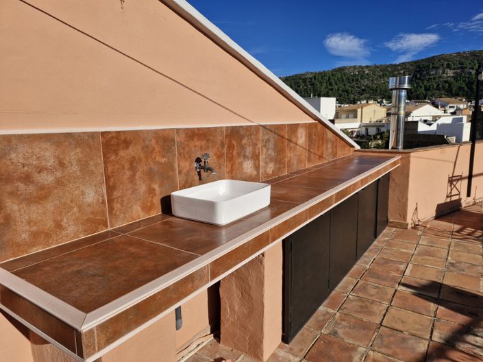 Image No.19-2 Bed Townhouse for sale