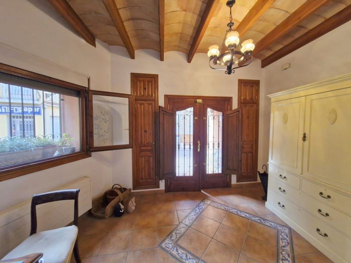 Image No.6-2 Bed Townhouse for sale