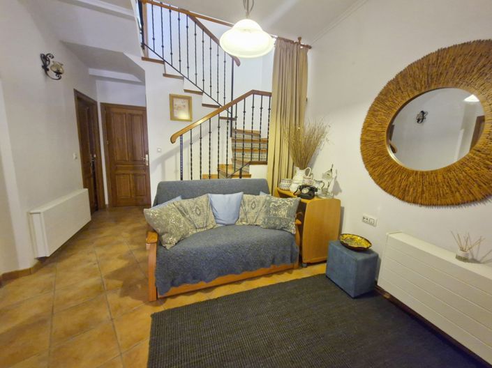 Image No.7-2 Bed Townhouse for sale