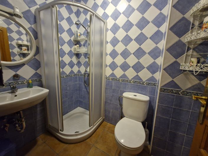 Image No.8-2 Bed Townhouse for sale