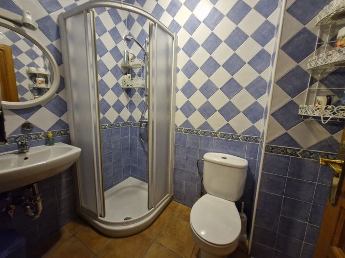 Image No.8-2 Bed Townhouse for sale