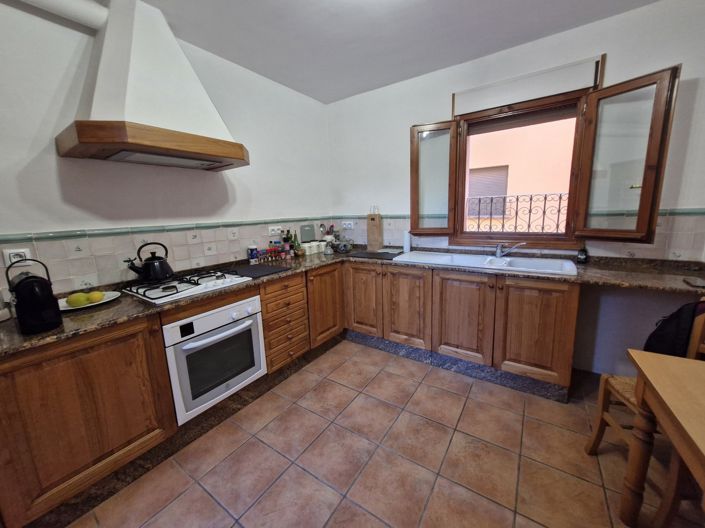 Image No.9-2 Bed Townhouse for sale