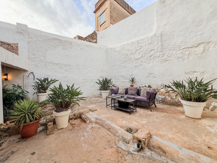 Image No.29-3 Bed Townhouse for sale