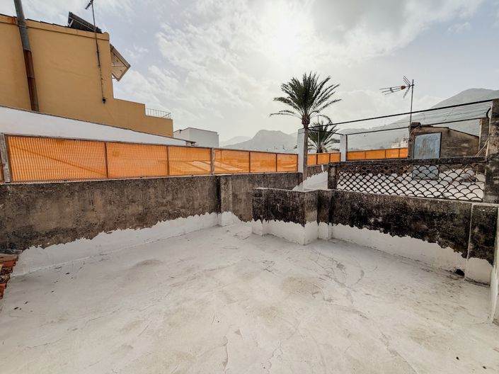 Image No.34-3 Bed Townhouse for sale