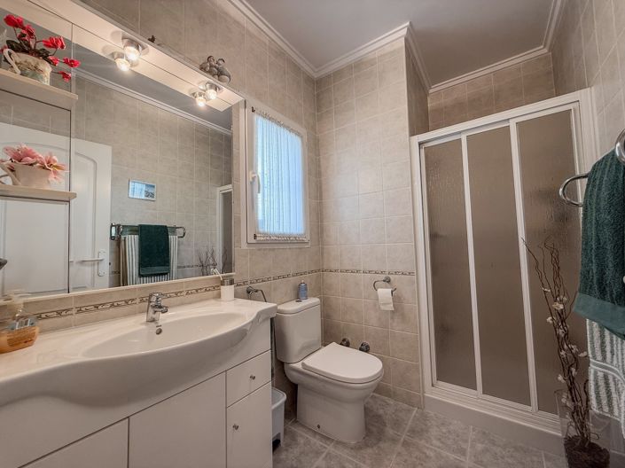 Image No.13-4 Bed Villa for sale