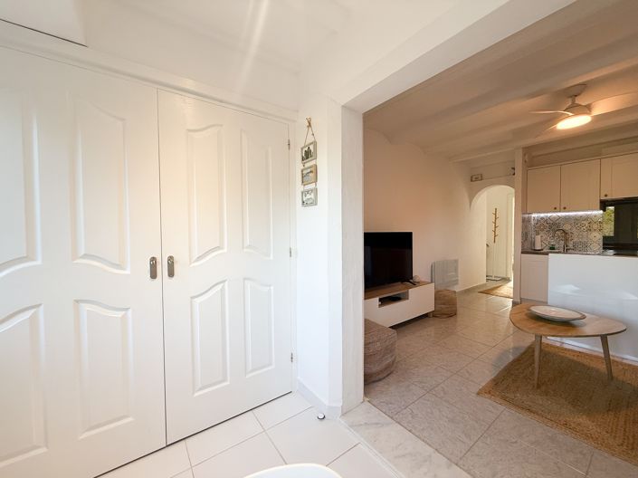 Image No.13-1 Bed Property for sale