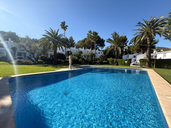 Image No.15-1 Bed Property for sale