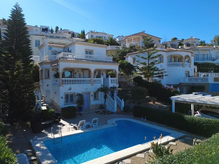 Image No.1-4 Bed Villa for sale