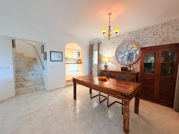 Image No.12-4 Bed Villa for sale