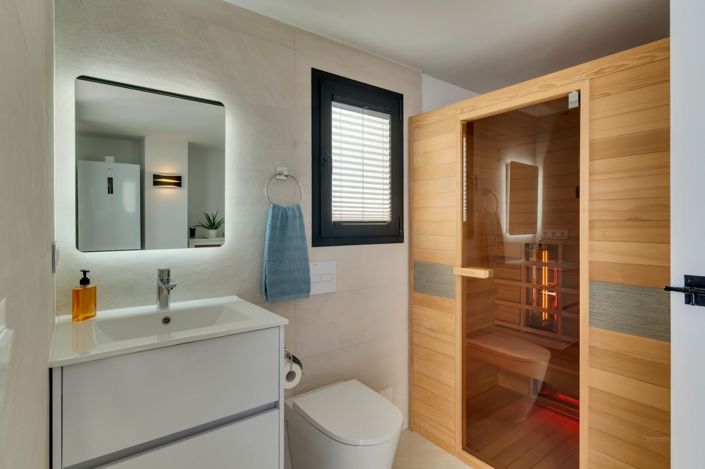 Image No.18-3 Bed Property for sale