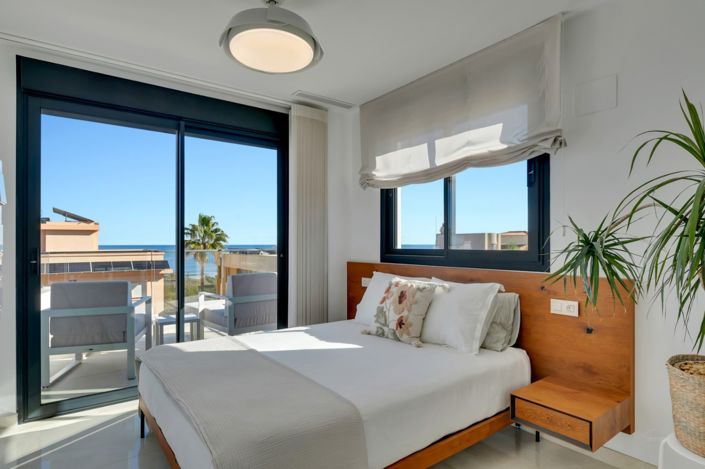 Image No.21-3 Bed Property for sale