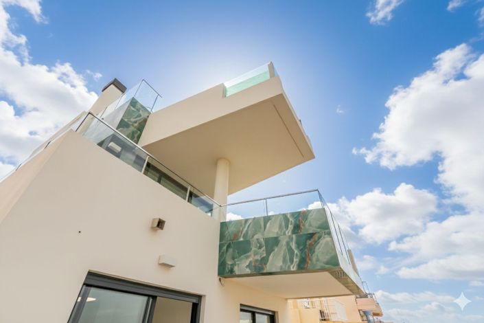 Image No.33-3 Bed Property for sale