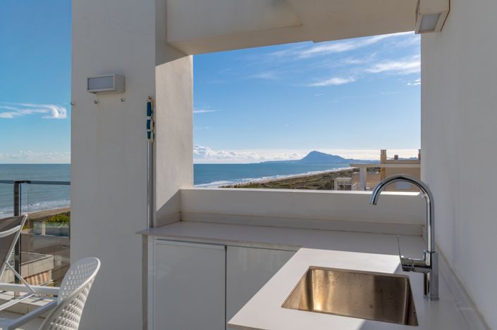 Image No.6-3 Bed Property for sale