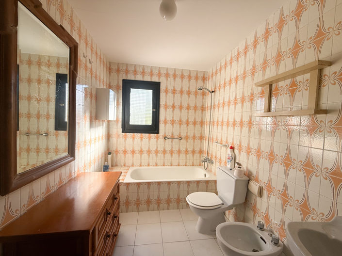 Image No.13-2 Bed Villa for sale