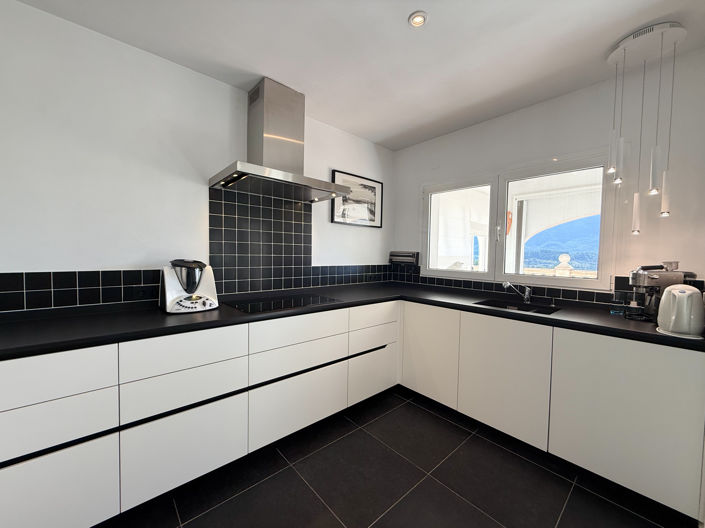 Image No.9-5 Bed Villa for sale