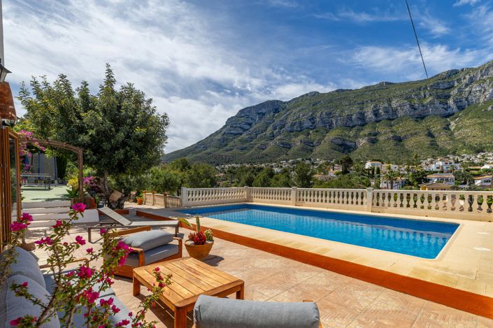 Image No.1-3 Bed Villa for sale