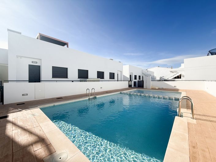 Image No.22-3 Bed Townhouse for sale