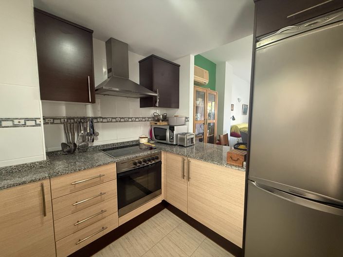 Image No.10-2 Bed Property for sale