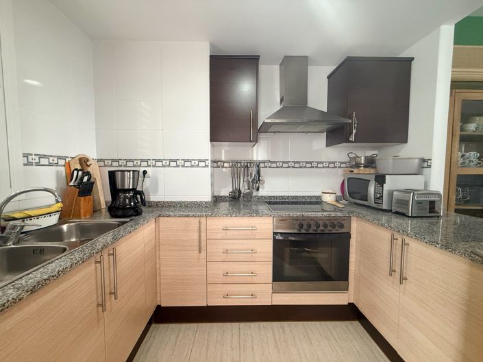 Image No.11-2 Bed Property for sale