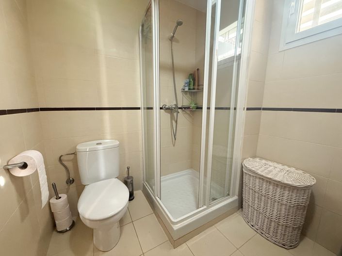 Image No.9-2 Bed Property for sale