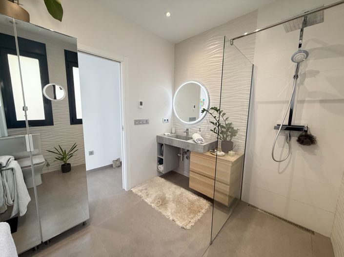 Image No.11-5 Bed Villa for sale