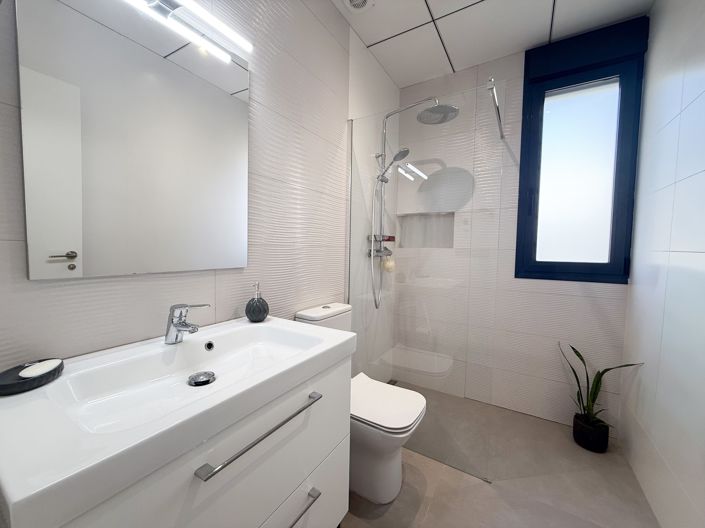 Image No.17-5 Bed Villa for sale