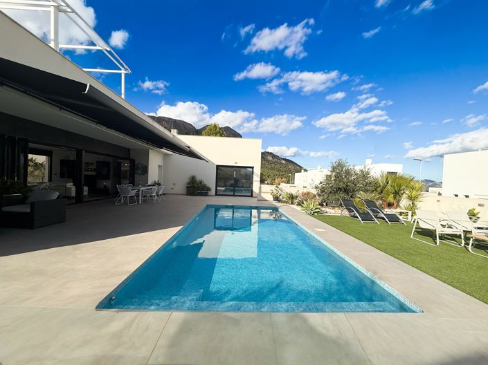 Image No.24-5 Bed Villa for sale