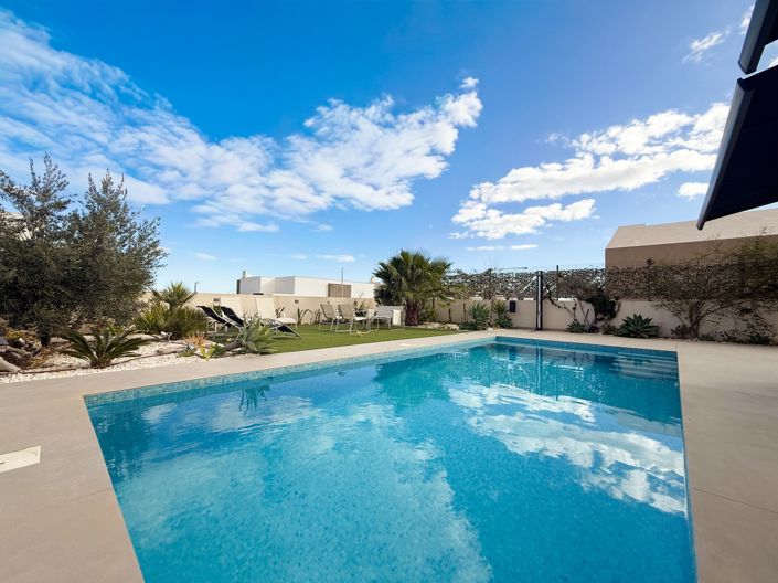 Image No.26-5 Bed Villa for sale