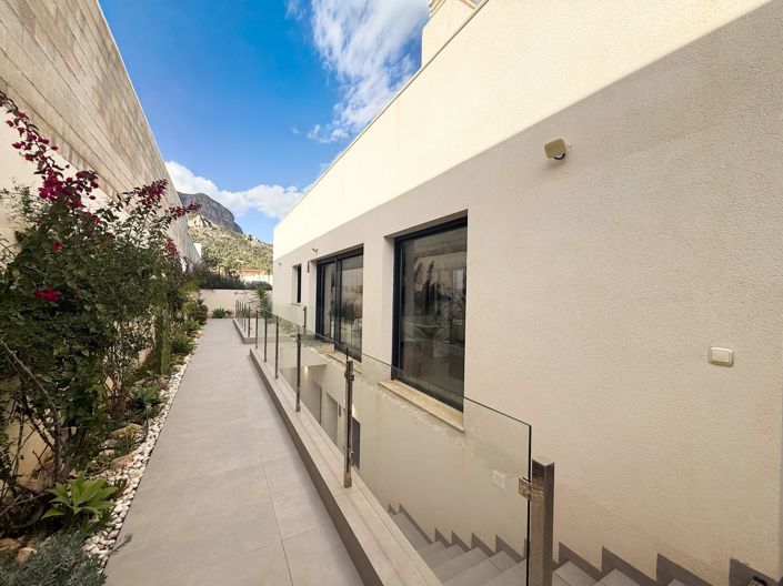 Image No.30-5 Bed Villa for sale