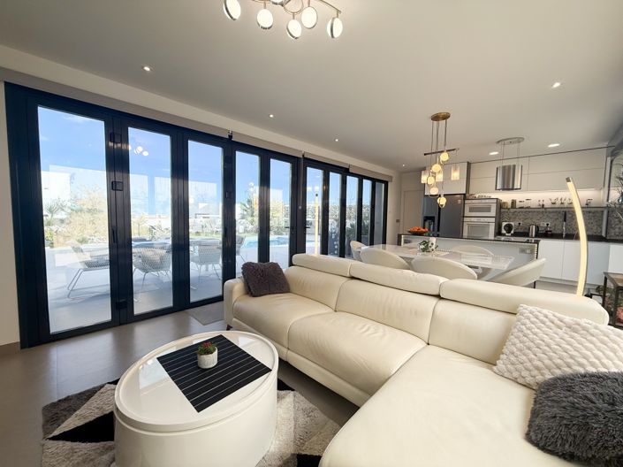 Image No.4-5 Bed Villa for sale