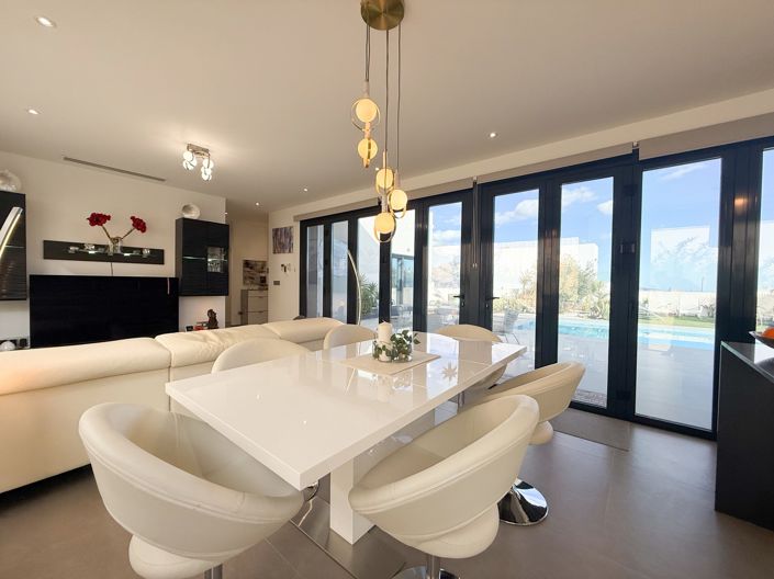 Image No.6-5 Bed Villa for sale