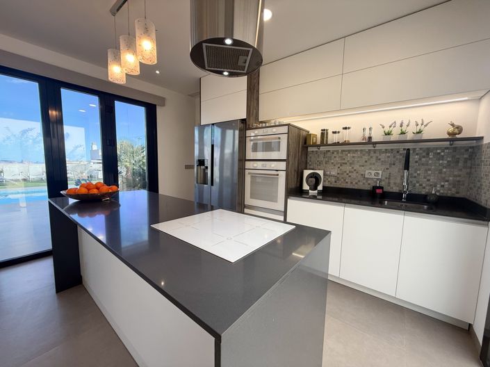 Image No.8-5 Bed Villa for sale