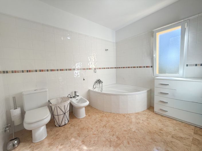 Image No.13-3 Bed Villa for sale