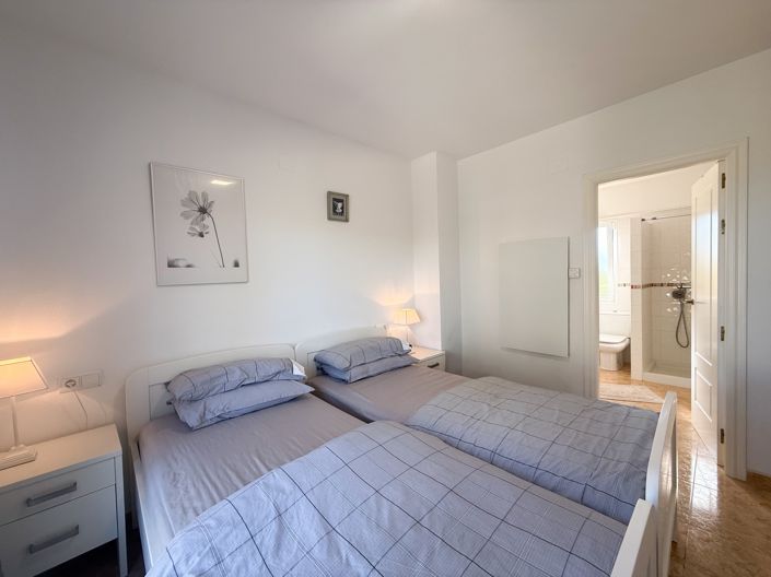 Image No.15-3 Bed Villa for sale