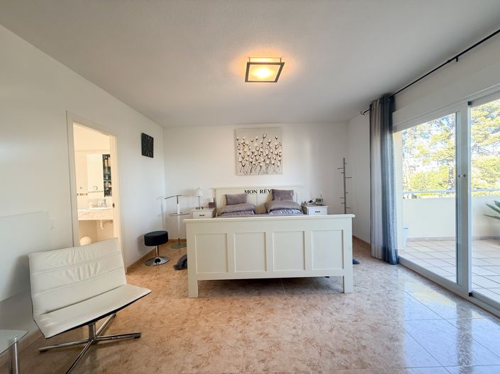 Image No.8-3 Bed Villa for sale