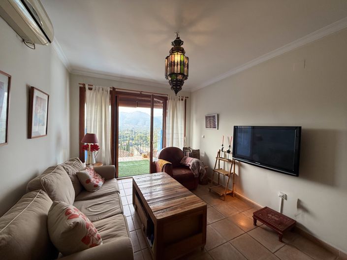 Image No.18-2 Bed Townhouse for sale